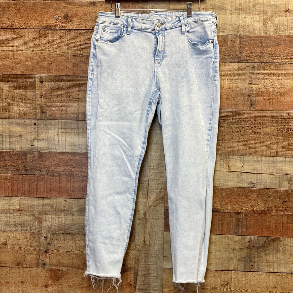 Old Navy Rockstar Super Skinny Raw Hem Jeans